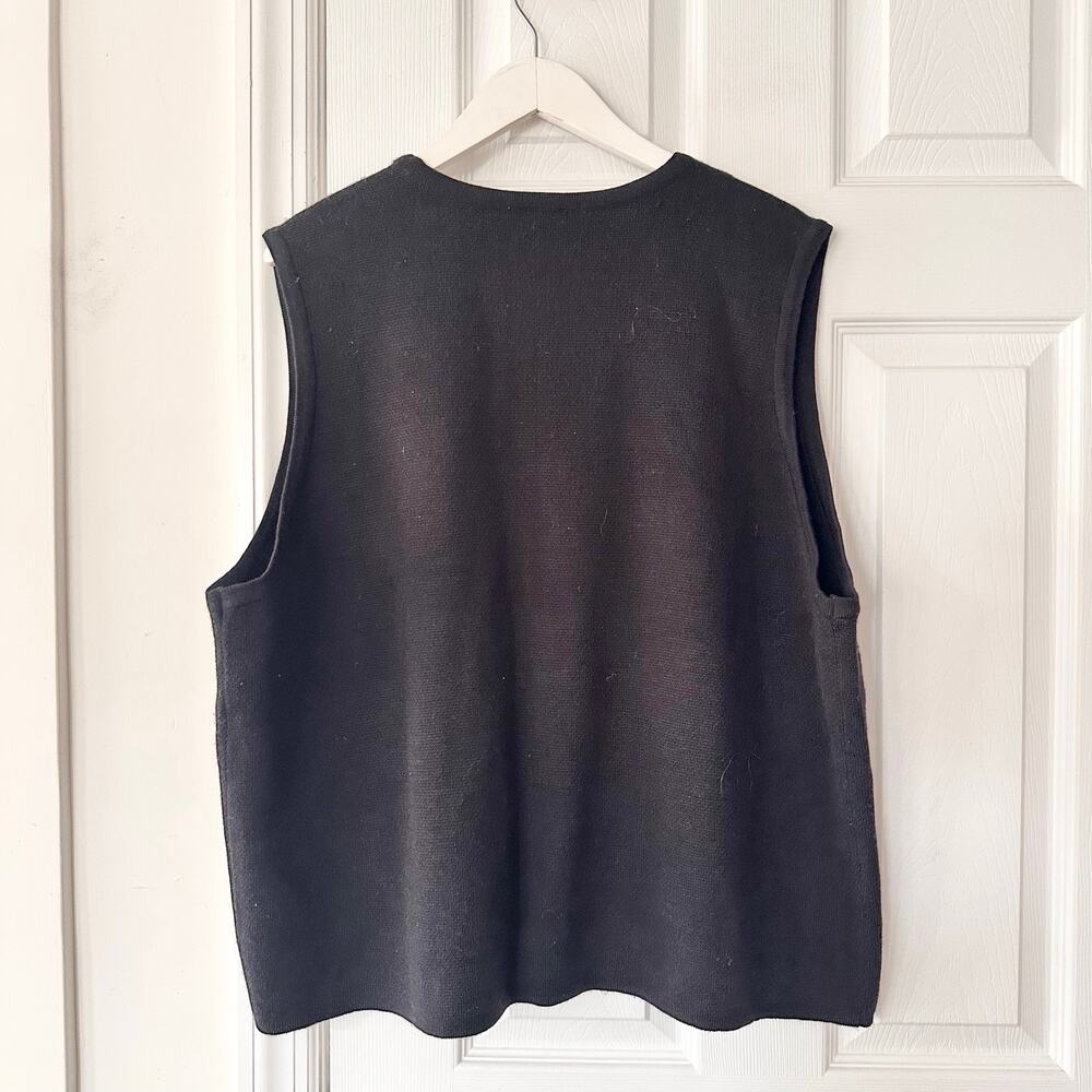 Crystal Kobe Woman Black Holiday Poinsettia Holly Leaves Button Sweater Vest 3X - Picture 7 of 8